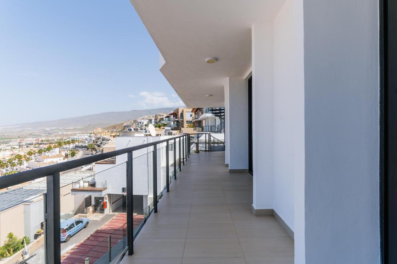 Sunset White Villa - Ocean View, Jakuzzi, Heated Pool, Air-Conditioning, Grill Плая-де-лас-Америкас Экстерьер фото