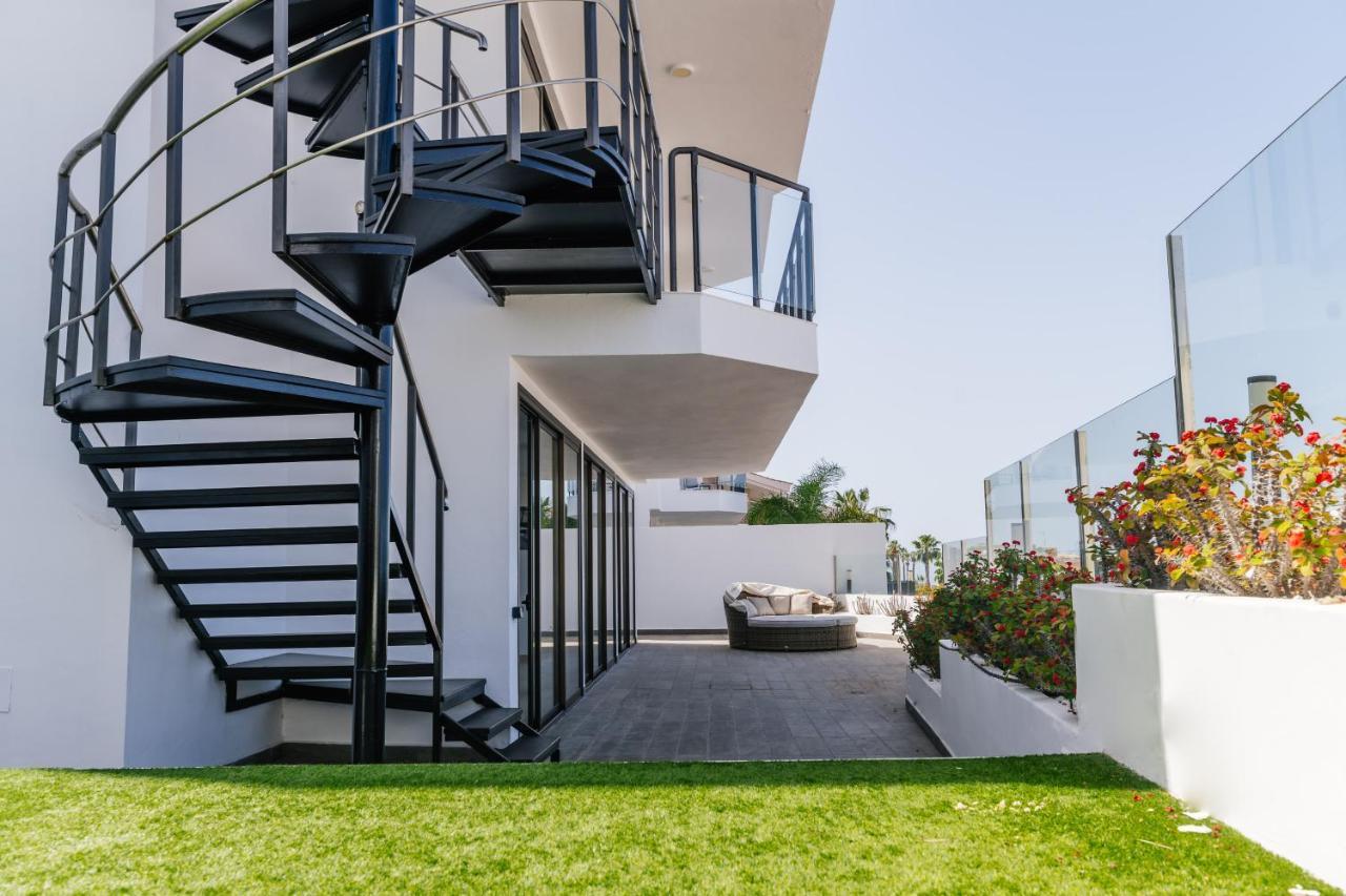 Sunset White Villa - Ocean View, Jakuzzi, Heated Pool, Air-Conditioning, Grill Плая-де-лас-Америкас Экстерьер фото