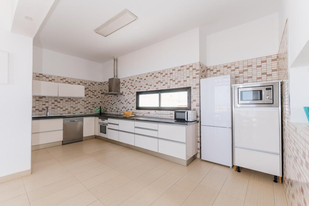 Sunset White Villa - Ocean View, Jakuzzi, Heated Pool, Air-Conditioning, Grill Плая-де-лас-Америкас Экстерьер фото
