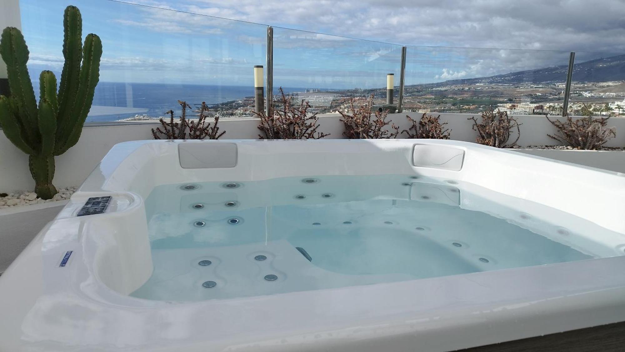 Sunset White Villa - Ocean View, Jakuzzi, Heated Pool, Air-Conditioning, Grill Плая-де-лас-Америкас Экстерьер фото