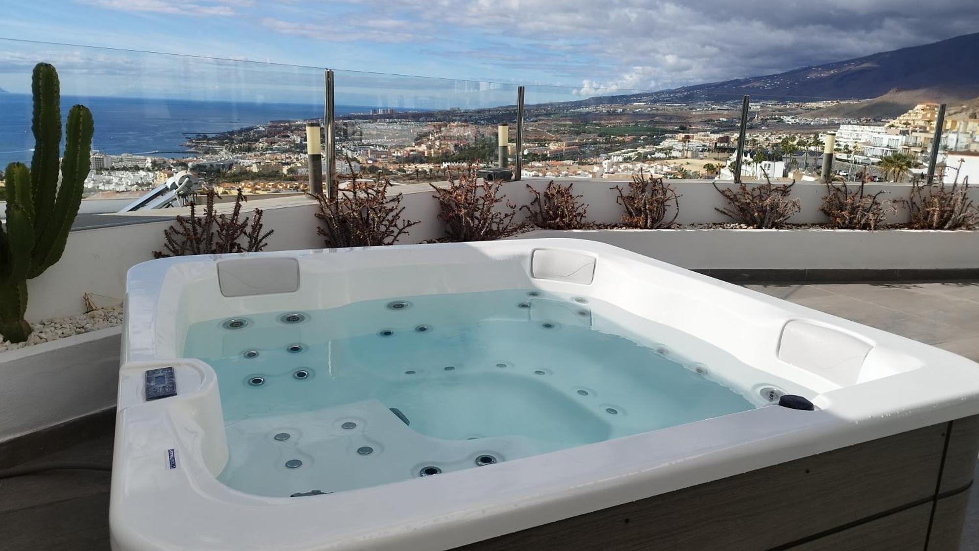 Sunset White Villa - Ocean View, Jakuzzi, Heated Pool, Air-Conditioning, Grill Плая-де-лас-Америкас Экстерьер фото